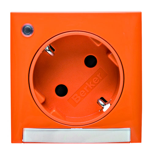 Steckdose SCHUKO 45° mit Kontroll-LED und Beschriftungsfeld orange glänzend  
